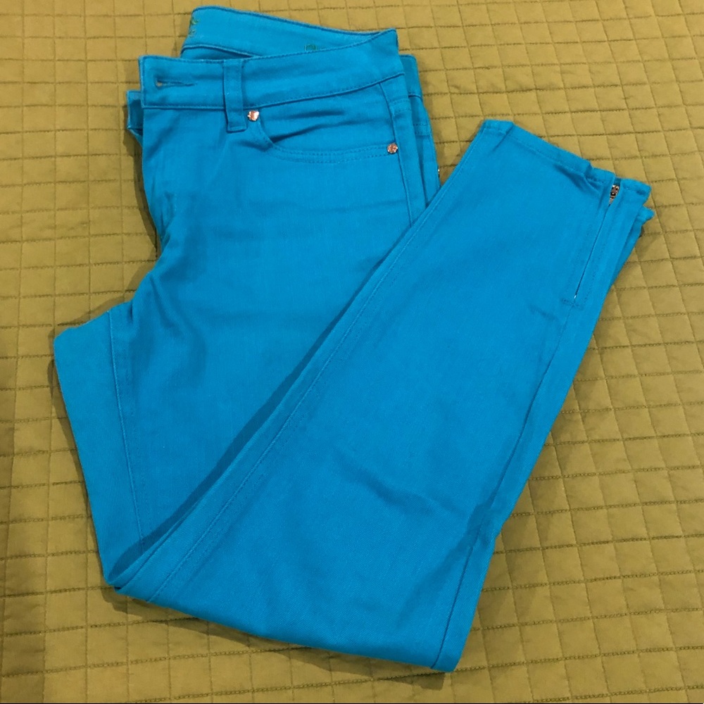 C. Wonder cropped blue jeans
